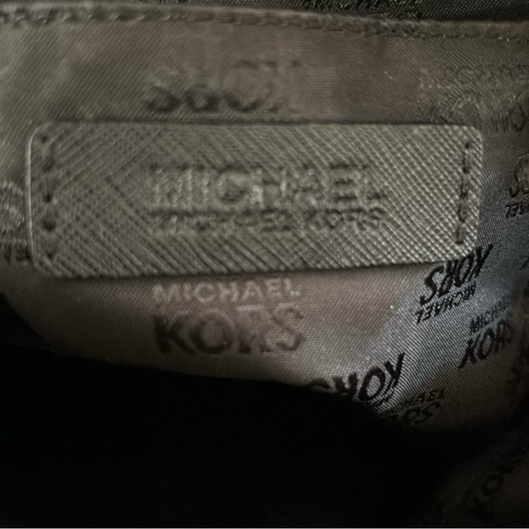 Michael Kors Saffiano Ayden Black Leather Satchel Handbag Excellent Condition - Picture 16 of 17